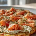 Rauchlachs Kartoffelpizza: Schnell, cremig & unwiderstehlich!