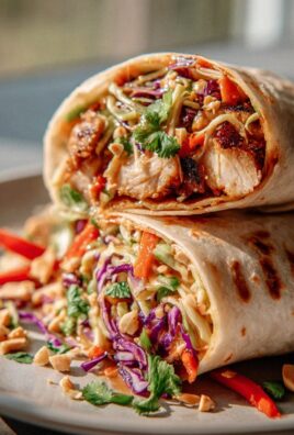 Thai Chicken Wrap mit knusprigem asiatischem Slaw Rezept