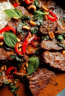 Thailändisches Rindfleisch mit roter Currysoße