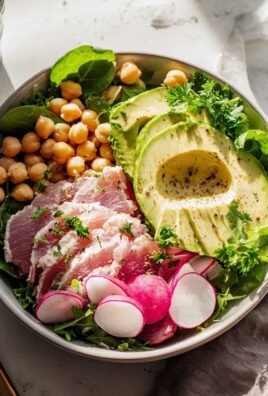 Tuna Salat Bowl mit Avocado und Kichererbsen – Gesund genießen!
