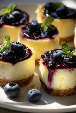 Zitronen-Heidelbeer-Cheesecakes: Saftig, mini & unwiderstehlich